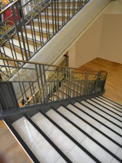 Nez de marche d'escalier